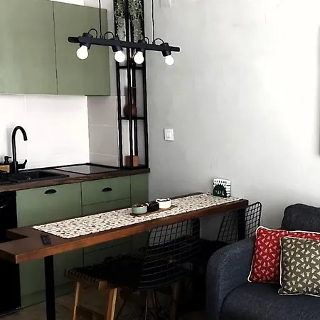 Forest Side Apartment